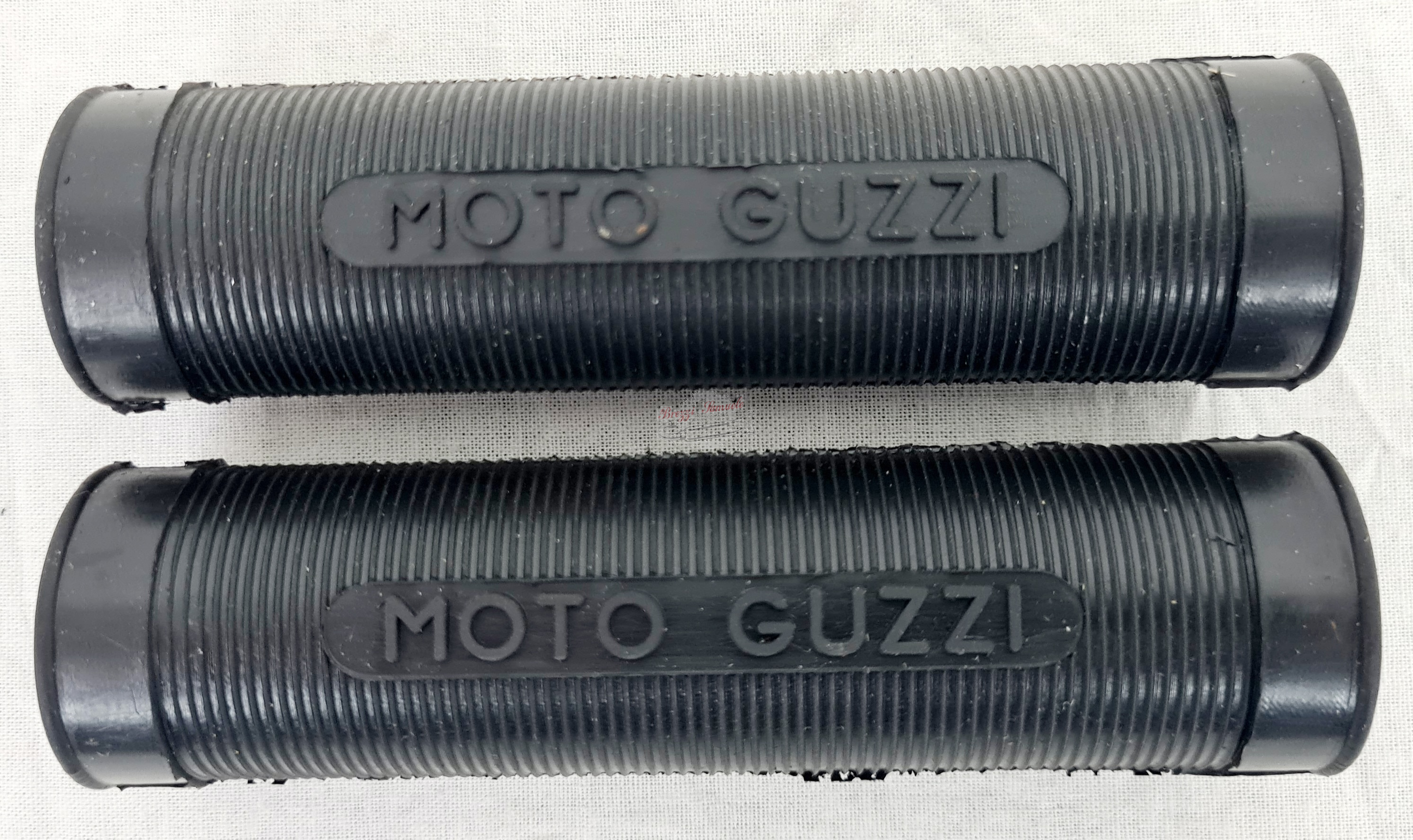 Prodotto: BS.M219 - MOTO GUZZI SUPERALCE MANOPOLE - MOTO GUZZI (PARTI IN  GOMMA - MANOPOLE);